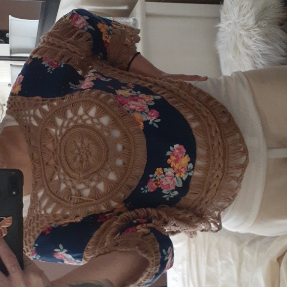 Cute boho top - Picture 2 of 2